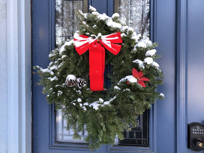 [ Wreath on our door after snow ]